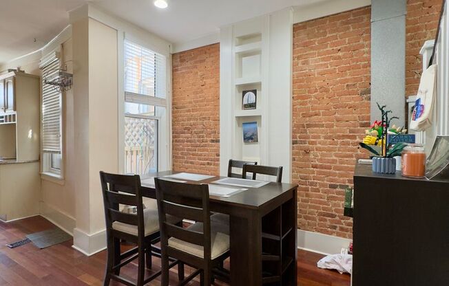 Charming 2Bed/2.5Bath in Carroll Camden