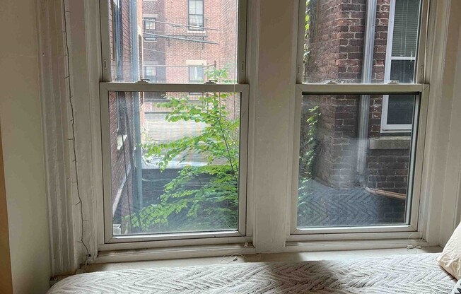 Studio, 1 bath, 350 sqft, $2,200, Unit 4