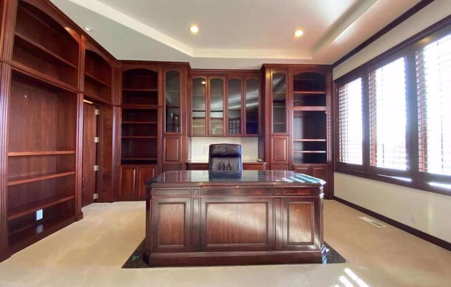 6 beds, 5.5 baths, $9,000