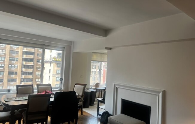 1 bed, 1 bath, 945 sqft, $7,500, Unit 19D