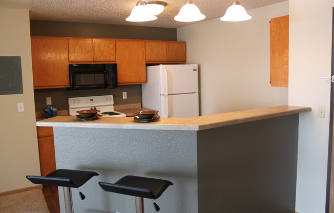 1 bed, 1 bath, 711 sqft, $1,075, Unit 3720214R