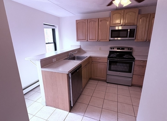 3 beds, 2 baths, 1,110 sqft, $5,100, Unit 30