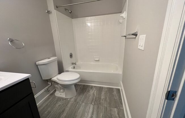 1 bed, 1 bath, 555 sqft, $1,550, Unit 202