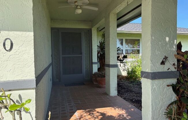 Charming 2-Bedroom Home in Prime Cape Coral Location - TWO WEEKS FREE!