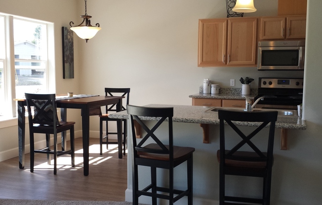 2 beds, 2 baths, 952 sqft, $1,795, Unit 304-C