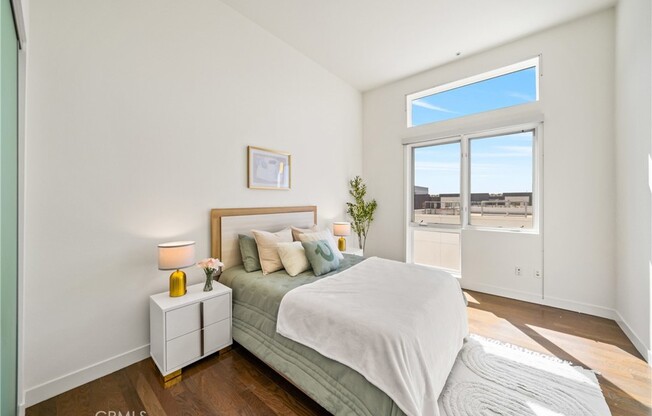 3 beds, 2 baths, 1,610 sqft, $8,000, Unit 612