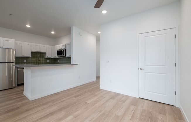 2 beds, 1.5 baths, 647 sqft, $1,995, Unit 307 Pine Street - 202