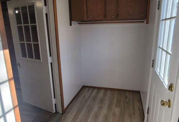 Property for Rent: 2432 Burtis Ave - 1 Bedroom, 1 Bathroom