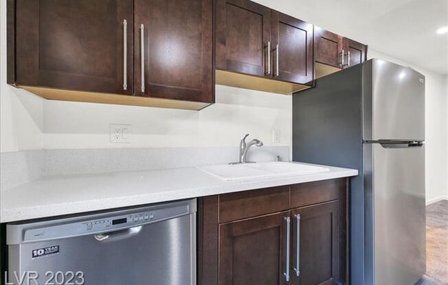 Stunning condo in Henderson!