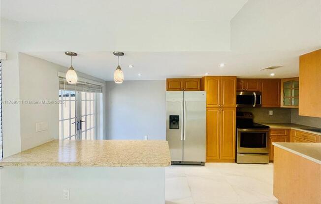 11325 SW 9 CT