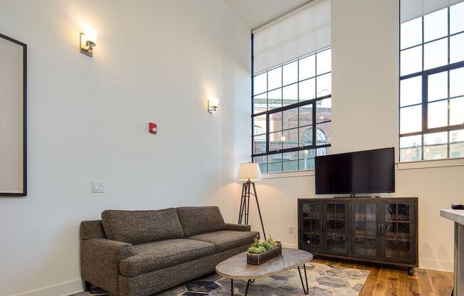 1 bed, 1 bath, 780 sqft, $2,631, Unit 2B