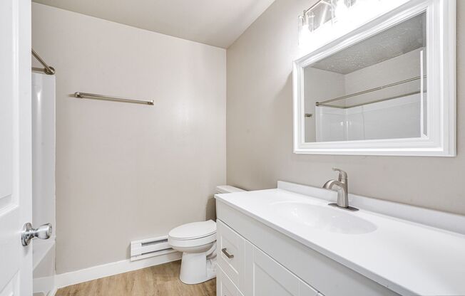 1 bed, 1 bath, 884 sqft, $1,199, Unit 808