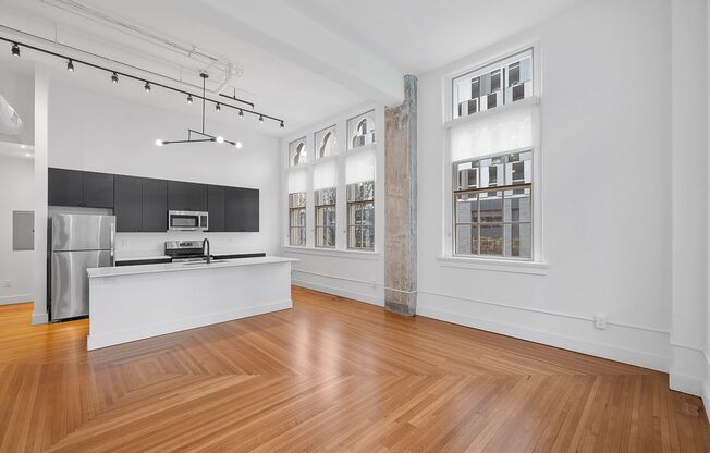 2 beds, 1 bath, 1,025 sqft, $2,912, Unit 100-204
