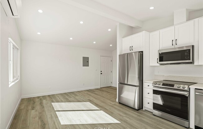 1 bed, 1 bath, 563 sqft, $2,600