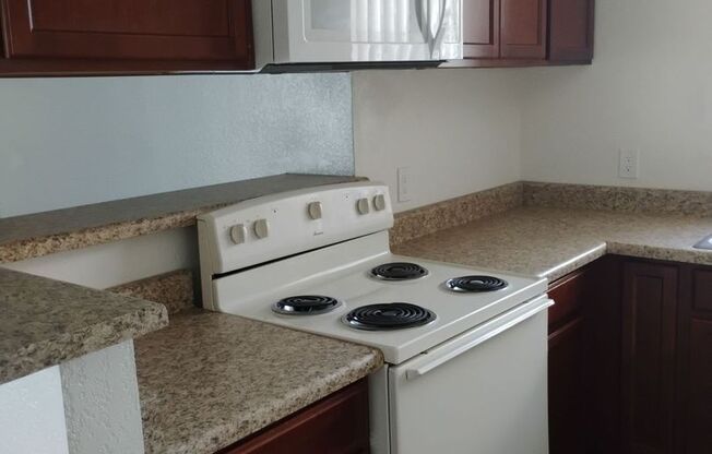 2 beds, 2 baths, 984 sqft, $1,700, Unit 228