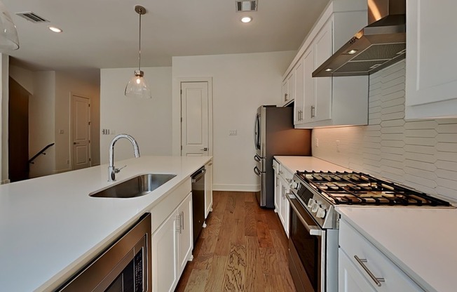 129 E OSCAR DR