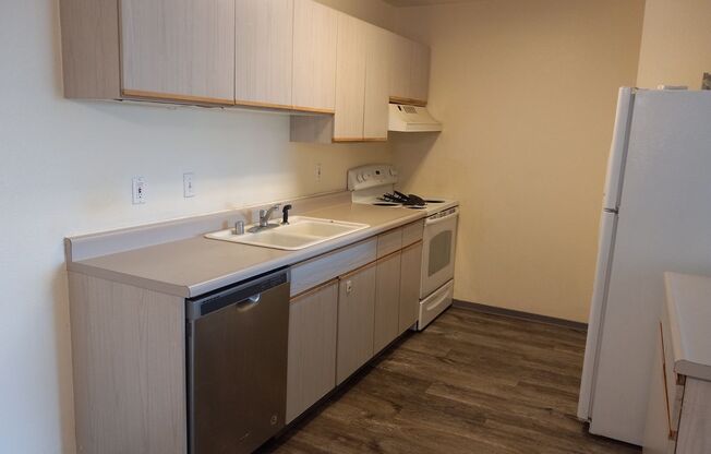 3 beds, 2 baths, $1,600, Unit # A 201