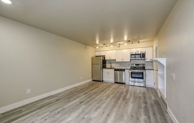 1 bed, 1 bath, 608 sqft, $2,125, Unit 9