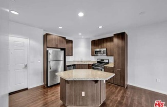 1 bed, 1 bath, 715 sqft, $2,195, Unit 304