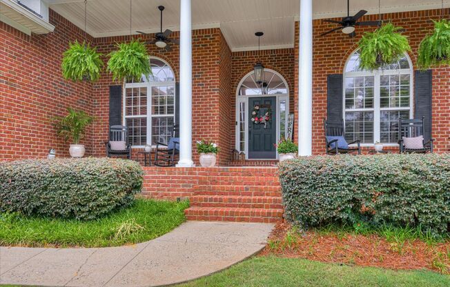 4 bed/3.5 bath updated home in Riverwood Plantation