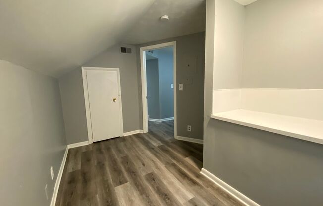 2 beds, 1 bath, $800, Unit 1024/05