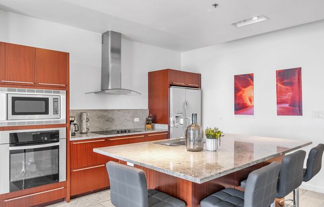 2 beds, 1.5 baths, $3,499, Unit # 2406