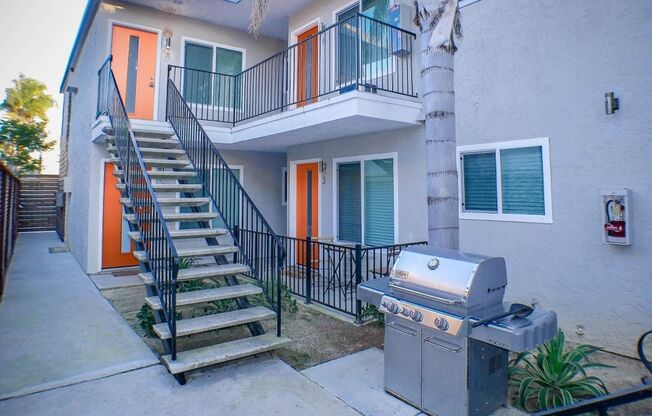 4474 Winona Ave