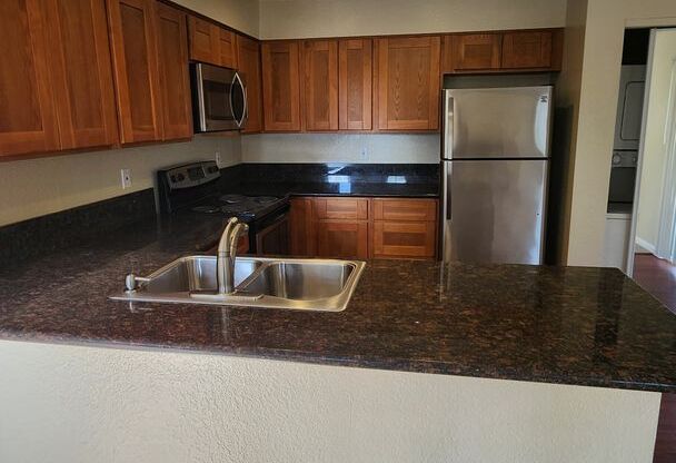 1 bed, 1 bath, 700 sqft, $1,730, Unit 240