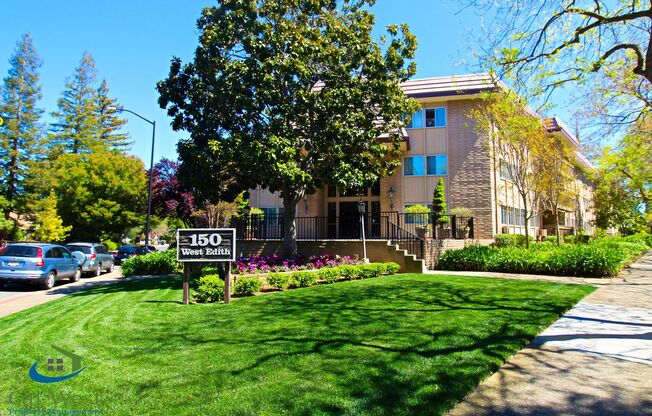 $3395 - 2 Bedroom/2 Bath Condo within walking distance to beautiful downtown Los Altos