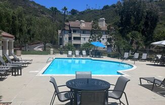 ***SCENIC SCRIPPS RANCH***2/2 CONDO W/ TANDEM 2 CAR DETACHED GARAGE***PET FRIENDLY***