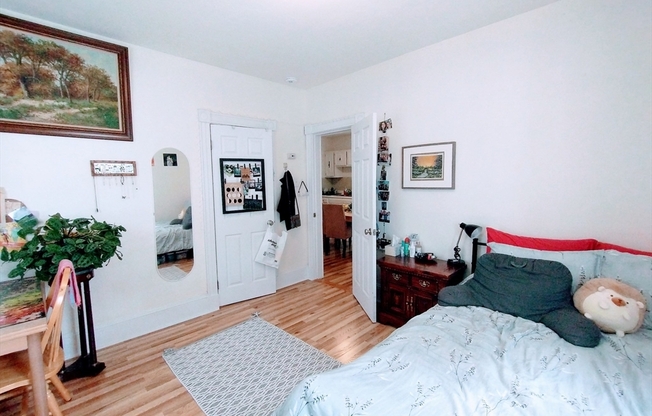 10 HARDWICK ST