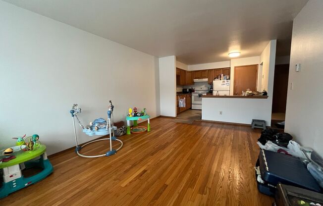 1 bed, 1 bath, $1,015, Unit 6