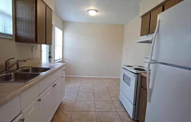 2 beds, 1.5 baths, $1,625, Unit 1215 SE 46th Lane #H