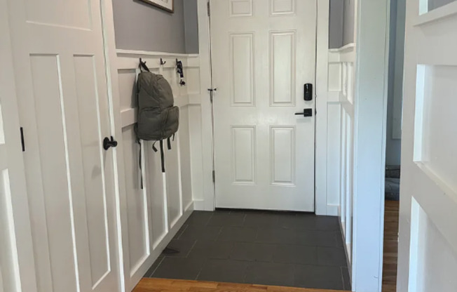 Beautifully Updated 3-Bedroom Home in the River Road Area!