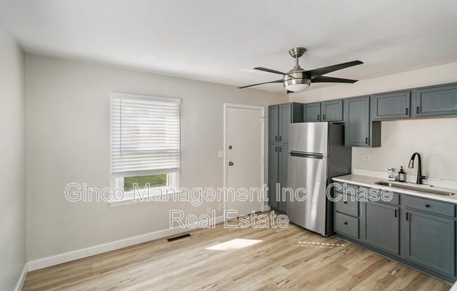 215 E MAXON LN