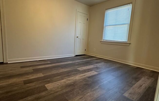 2 beds, 1 bath, $1,475, Unit # 2