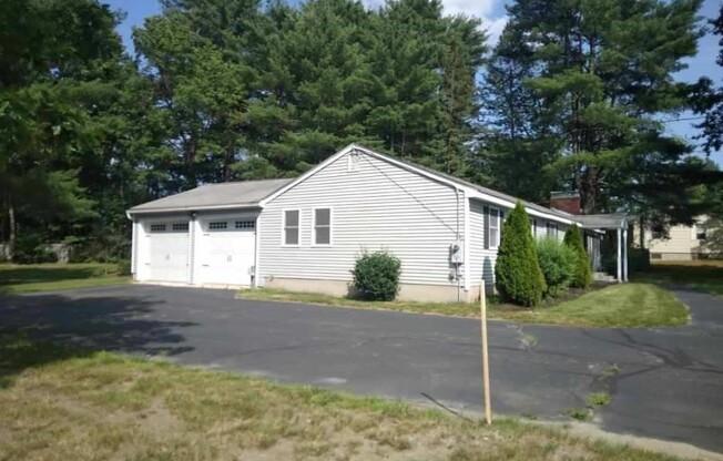 42 LOWELL RD