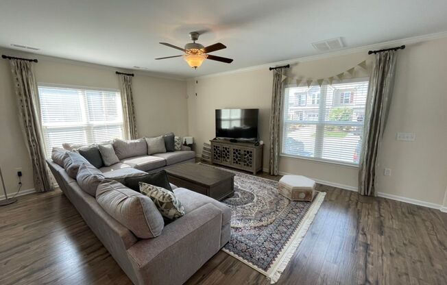 Like new 3 Bedroom townhouse with 2 car garage