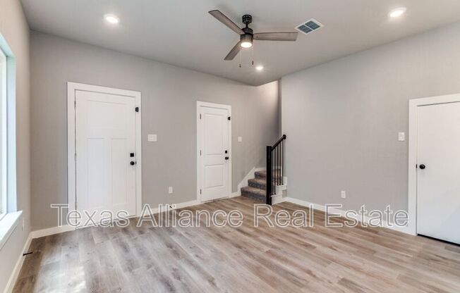 5118 LOCKE AVE