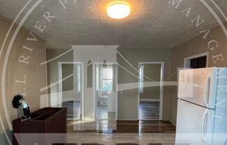 2 beds, 1 bath, $1,300, Unit Unit 2F