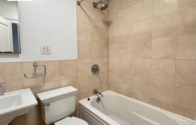 1 bed, 1 bath, $2,950, Unit 1L