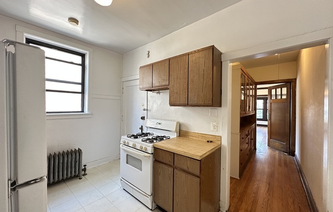 2428 Sawyer