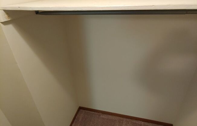 2 beds, 1 bath, 720 sqft, $930, Unit 1249-18