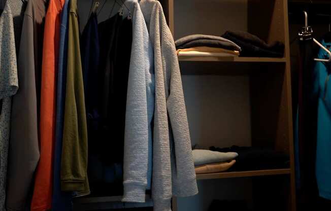 Walk in Closets at The Pearl, Indiana, 46802