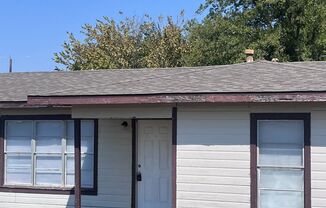 2/1 Perrin Field Duplex - Recently Remodeled!