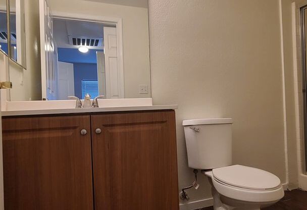2 beds, 2 baths, $1,300, Unit # 180