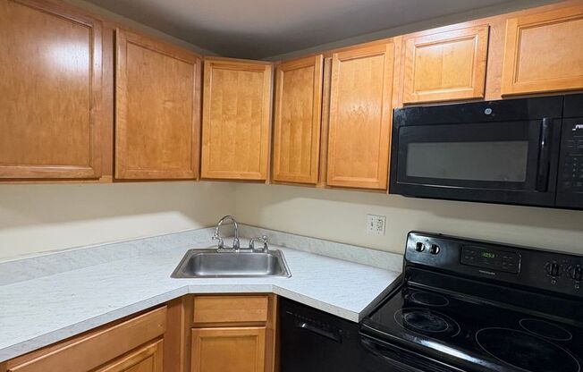 Studio, 1 bath, 425 sqft, $975, Unit 4827-A3