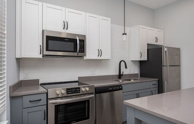 1 bed, 1 bath, 684 sqft, $1,195, Unit 314
