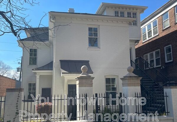 367 MORELAND AVE NE