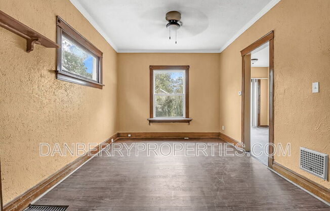 2416 LAWTON AVE